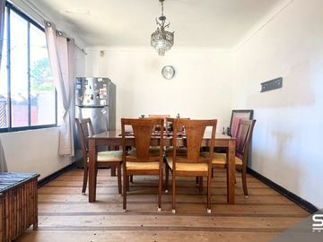 SE VENDE LINDA Y AMPLIA CASA DEL EMBLEMÁTICO JORGE PEDREROS CON EXCELENTE UBICACION Y EN UN SECTOR TRANQUILO.