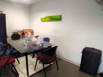 OPORTUNIDAD!! SE VENDE AMPLIA OFICINA EN SURCO, A UN PASO DE AV. BENAVIDES