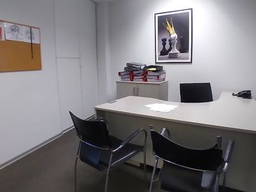 OPORTUNIDAD!! SE VENDE AMPLIA OFICINA EN SURCO, A UN PASO DE AV. BENAVIDES