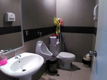 OPORTUNIDAD!! SE VENDE AMPLIA OFICINA EN SURCO, A UN PASO DE AV. BENAVIDES