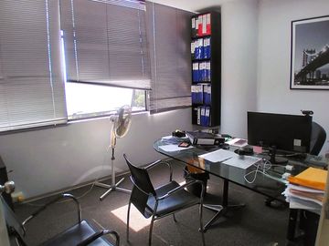 OPORTUNIDAD!! SE VENDE AMPLIA OFICINA EN SURCO, A UN PASO DE AV. BENAVIDES