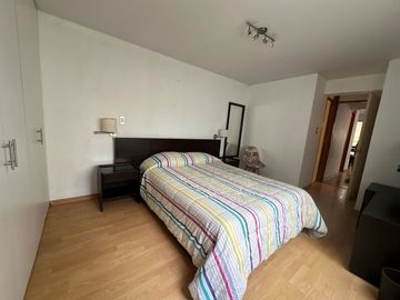🔸 Impecable y acogedor departamento con excelente ubicación, ideal para 1 o 2 personas. Cerca de parques y centros comerciales