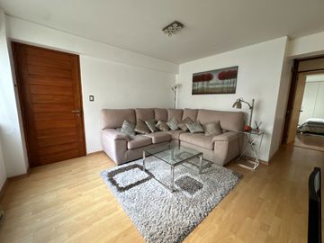 🔸 Impecable y acogedor departamento con excelente ubicación, ideal para 1 o 2 personas. Cerca de parques y centros comerciales