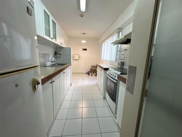 🔸 Impecable y acogedor departamento con excelente ubicación, ideal para 1 o 2 personas. Cerca de parques y centros comerciales