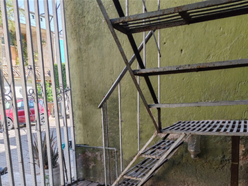 Casa para remodelar en venta en el oriente de Guadalajara a una cuadra del Parque de la Solidaridad