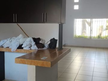 VENTA DE CASA EN LA COL. LAZARO CARDENAS