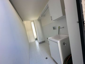 Casa de venta a estrenar en nayón dentro de urbanización