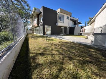 Casa de venta a estrenar en nayón dentro de urbanización