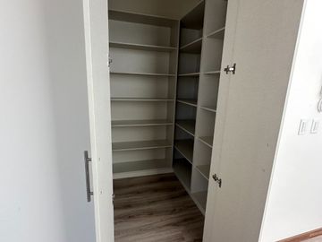 Casa de venta a estrenar en nayón dentro de urbanización