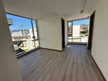 Casa de venta a estrenar en nayón dentro de urbanización