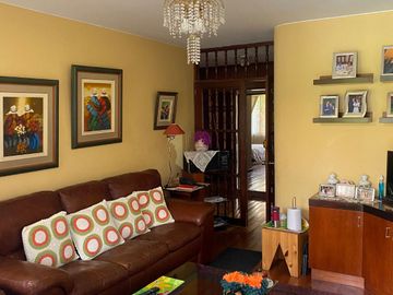 Casa en Camacho de 1,016 m² con 4 dormitorios y piscina en La Molina