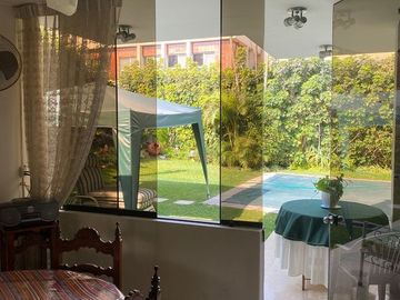 Casa en Camacho de 1,016 m² con 4 dormitorios y piscina en La Molina