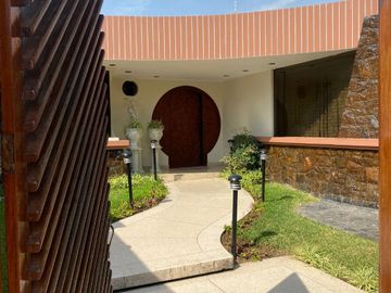 Casa en Camacho de 1,016 m² con 4 dormitorios y piscina en La Molina