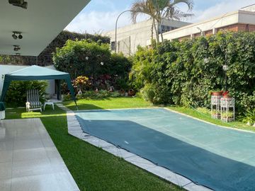 Casa en Camacho de 1,016 m² con 4 dormitorios y piscina en La Molina