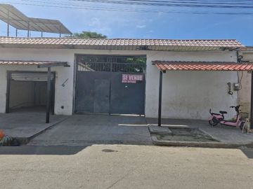 casa con terreno de venta en manta sector centro