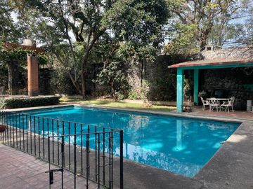 Casa que se vende como Terreno, Colonia Delicias, Cuernavaca, Morelos.