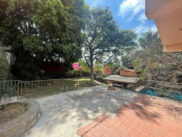 Casa que se vende como Terreno, Colonia Delicias, Cuernavaca, Morelos.