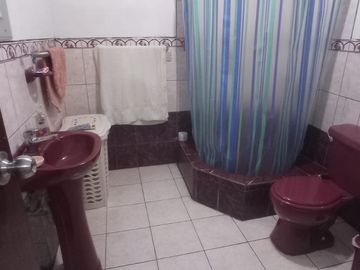 OPORTUNIDAD INVERSIONISTAS: EDIFICIO DE 6 PISOS EN VENTA frente a MEGAPLAZA