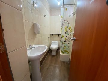OPORTUNIDAD INVERSIONISTAS: EDIFICIO DE 6 PISOS EN VENTA frente a MEGAPLAZA