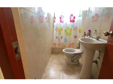 OPORTUNIDAD INVERSIONISTAS: EDIFICIO DE 6 PISOS EN VENTA frente a MEGAPLAZA