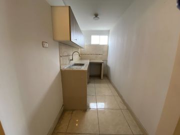 OPORTUNIDAD INVERSIONISTAS: EDIFICIO DE 6 PISOS EN VENTA frente a MEGAPLAZA