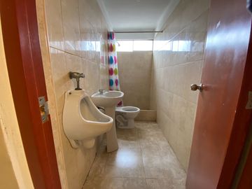 OPORTUNIDAD INVERSIONISTAS: EDIFICIO DE 6 PISOS EN VENTA frente a MEGAPLAZA