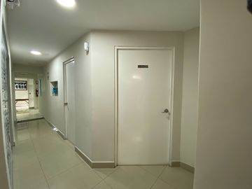 OPORTUNIDAD INVERSIONISTAS: EDIFICIO DE 6 PISOS EN VENTA frente a MEGAPLAZA
