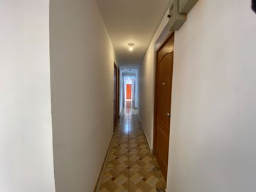 OPORTUNIDAD INVERSIONISTAS: EDIFICIO DE 6 PISOS EN VENTA frente a MEGAPLAZA