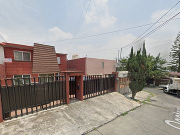 Venta de Casa con gran patio en Colonia Lomas de San Mateo, Naucalpan