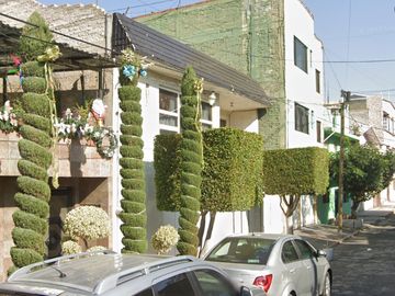 ¡Casa de Remate en Venta en La Col. Benito Juárez, Nezahualcóyotl!