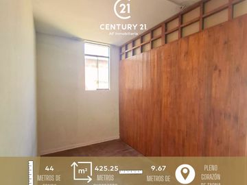 ¡Oportunidad única en TACNA! Casa espaciosa a pasos de Calle Arica y la UNJBG
