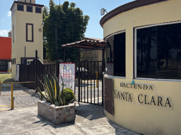 ¡Casa de Remate en Venta en Fraccionamiento Hacienda Santa Clara, Toluca!