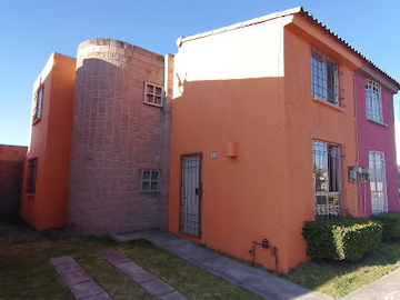 ¡Casa de Remate en Venta en Fraccionamiento Hacienda Santa Clara, Toluca!