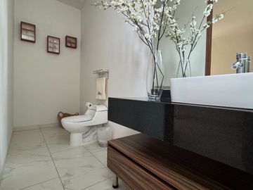 CASA EN VENTA EN LOMAS DEL MOLINO