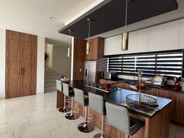 CASA EN VENTA EN LOMAS DEL MOLINO