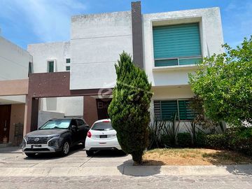 Casa en venta en Fracc. Real San Ignacio, San Agustín, Jalisco.