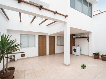 Venta Casa de Playa con Terraza y Vista al Mar | Playa Honda – 5 Dormitorios