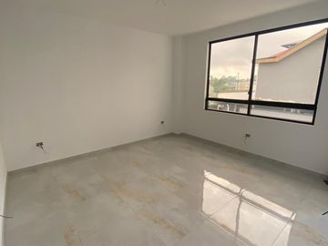 PROPIEDAD EN VENTA URB. EL DORAL