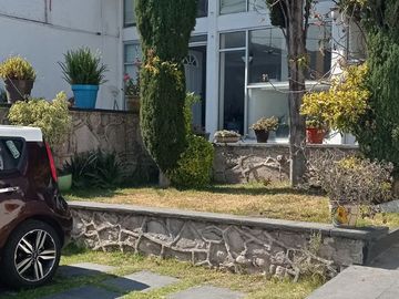 Hermosa Casa en Venta en Bosques del Lago