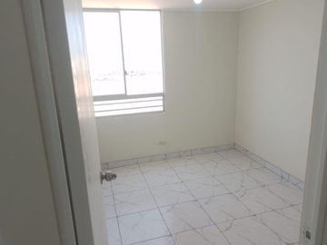 VENDO HERMOSO Y REMODELADO DPTO. EN SAN MIGUEL, FRENTE AL HOSPITAL NAVAL.
