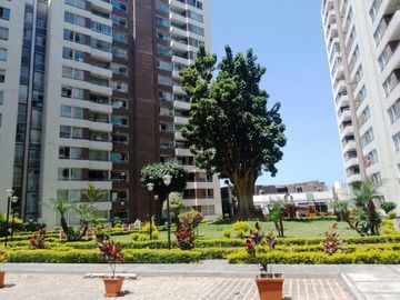 VENDO HERMOSO Y REMODELADO DPTO. EN SAN MIGUEL, FRENTE AL HOSPITAL NAVAL.