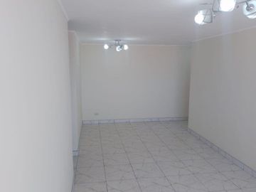 VENDO HERMOSO Y REMODELADO DPTO. EN SAN MIGUEL, FRENTE AL HOSPITAL NAVAL.
