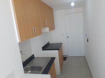 VENDO HERMOSO Y REMODELADO DPTO. EN SAN MIGUEL, FRENTE AL HOSPITAL NAVAL.