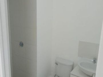 VENDO HERMOSO Y REMODELADO DPTO. EN SAN MIGUEL, FRENTE AL HOSPITAL NAVAL.