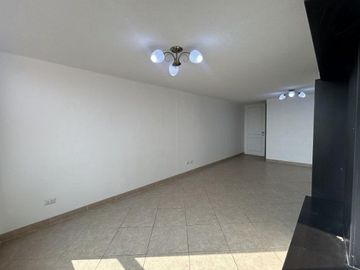 VENDO HERMOSO Y REMODELADO DPTO. DE 3 DORM. EN SAN LUIS.