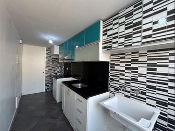 VENDO HERMOSO Y REMODELADO DPTO. DE 3 DORM. EN SAN LUIS.