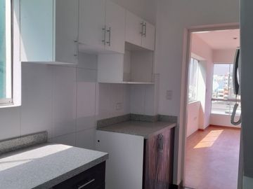 VENDO DUPLEX, EXCELENTE DISTRIBUCIÒN, URB. MAYORAZGO