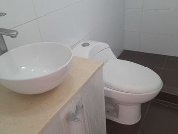 VENDO DUPLEX, EXCELENTE DISTRIBUCIÒN, URB. MAYORAZGO