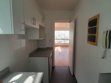 VENDO DUPLEX, EXCELENTE DISTRIBUCIÒN, URB. MAYORAZGO