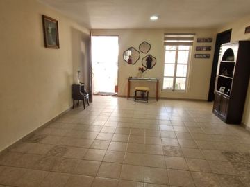 PROPIEDAD CON DOS DEPARTAMENTOS
